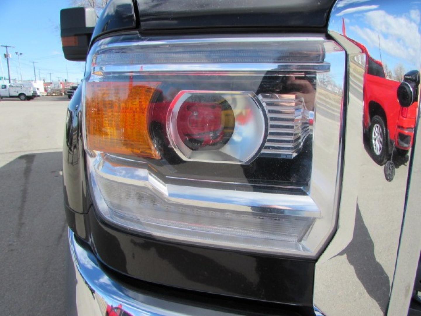 2018 Dark Mahogany /Gray GMC Sierra 2500HD SLE (1GT12SEG7JF) with an 6.0 Gasoline V8 engine, Heavy Duty 6 speed automatic transmission, located at 4562 State Avenue, Billings, MT, 59101, (406) 896-9833, 45.769516, -108.526772 - Photo#7